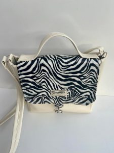 Torbica 23 bež-zebra od zgoraj